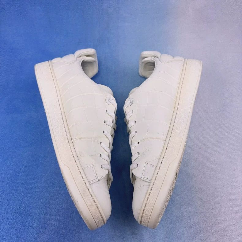 Louis Vuitton Louis Vuitton White Crocodile Pattern Low-Top Sneakers - dmc Size US 7 / EU 40 - 4 Thumbnail