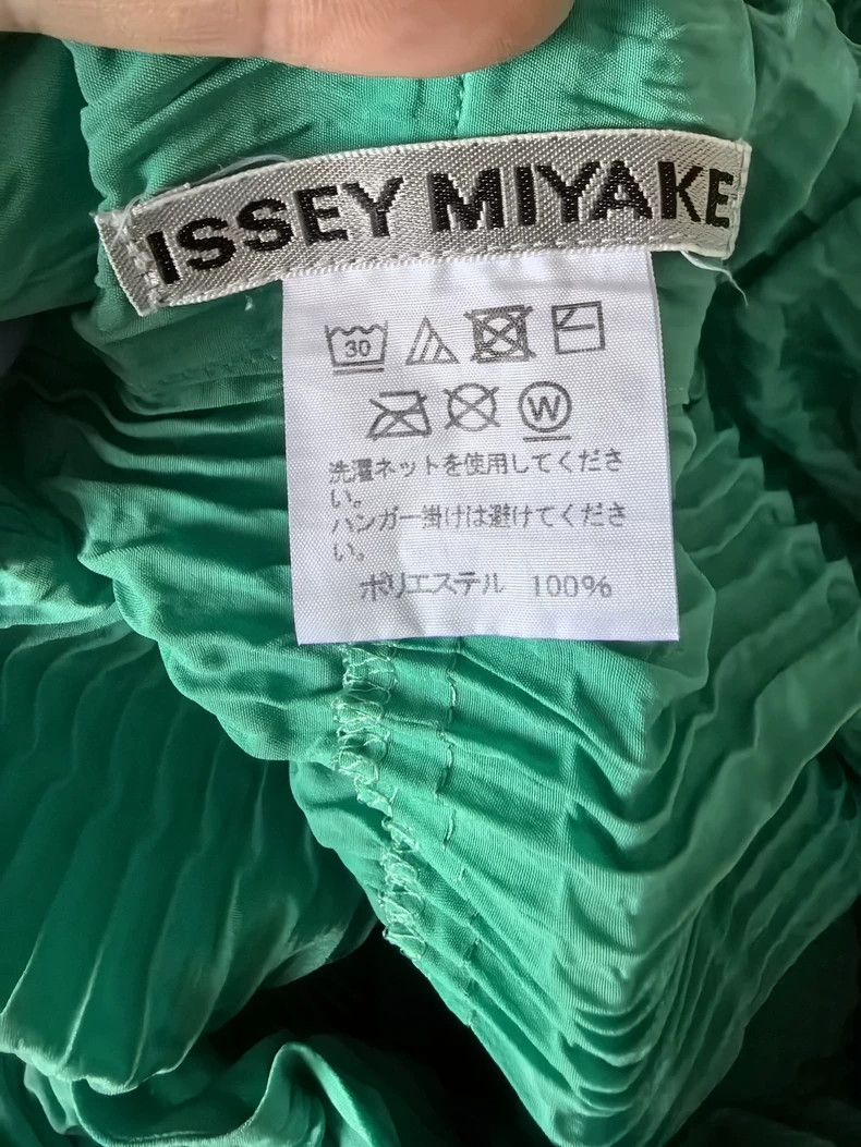 Issey Miyake Issey Miyake Pleated Green Shorts - dmc Size US 30 / EU 46 - 3 Thumbnail