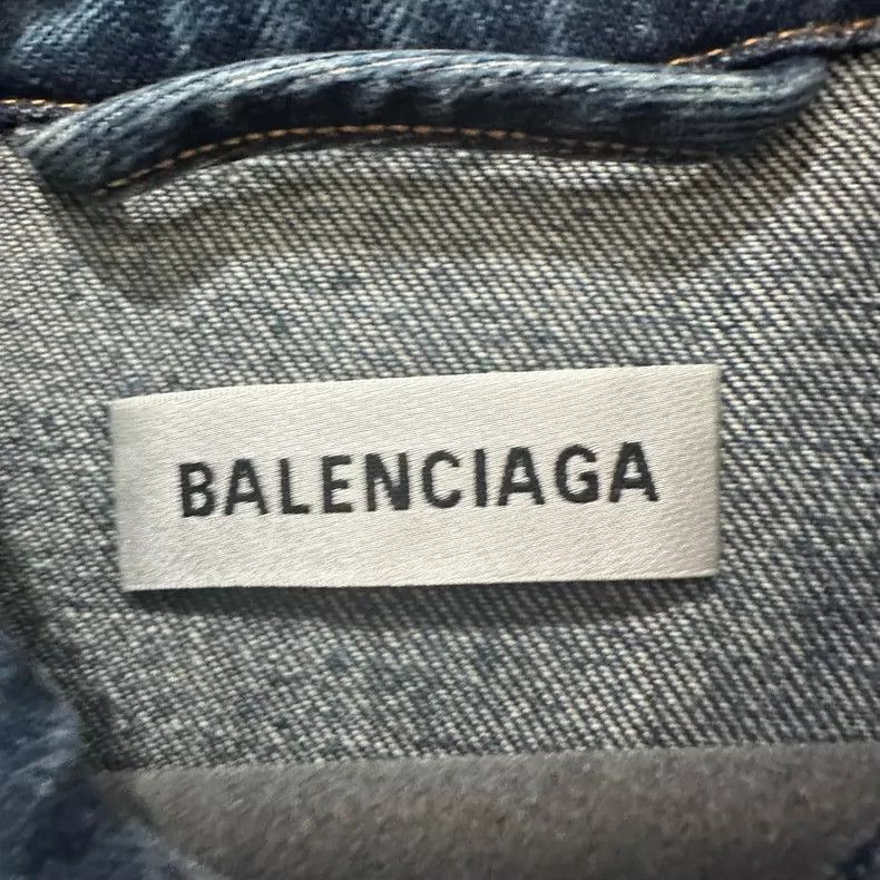 Balenciaga Balenciaga Distressed Embroidered Logo Denim Jacket - dmc Size US M / EU 48-50 / 2 - 5 Thumbnail