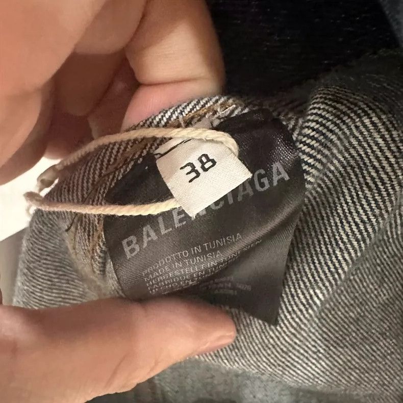 Balenciaga Balenciaga Distressed Embroidered Logo Denim Jacket - dmc Size US M / EU 48-50 / 2 - 6 Thumbnail