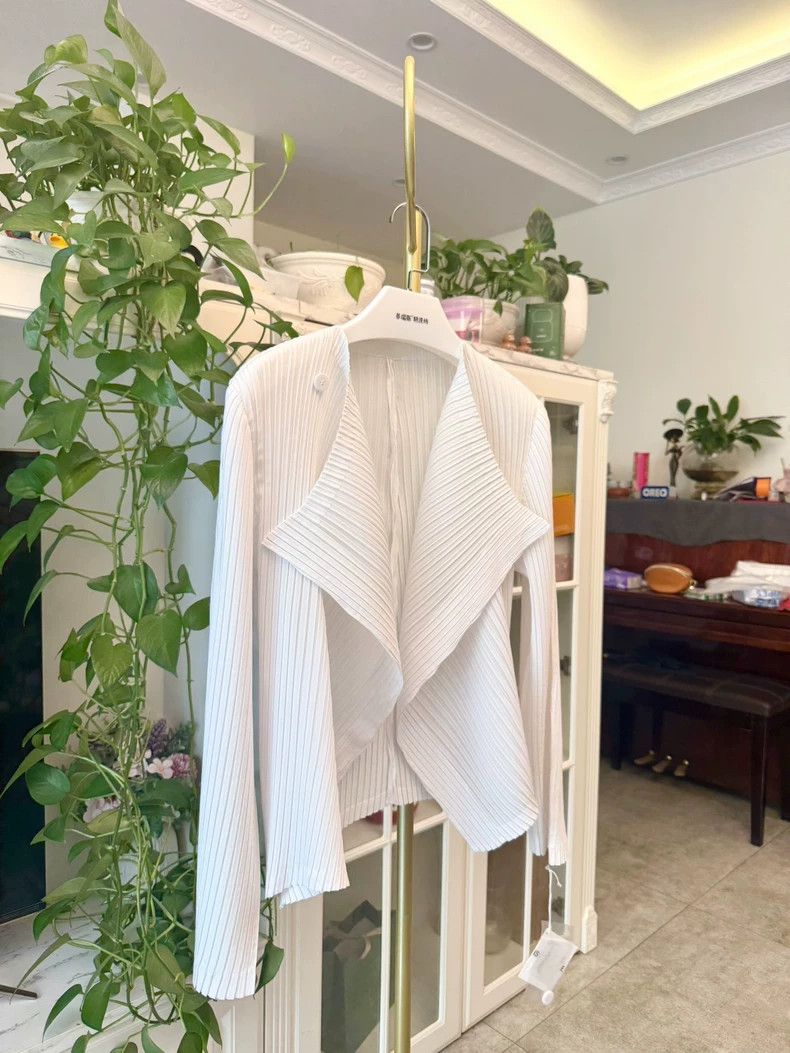 Issey Miyake Issey Miyake Pleated White Jacket FO699 - dmc Size US M / EU 48-50 / 2 - 2 Thumbnail