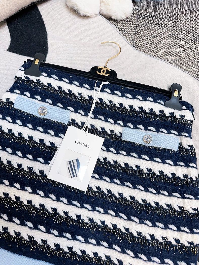 Chanel CHANEL Blue White Stripe Knit Skirt- dmc Size US 30 / EU 46 - 4 Thumbnail