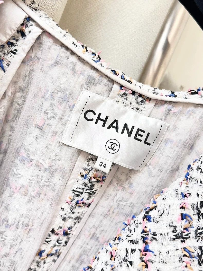 Chanel Chanel Greek Series Tweed Sequin Jacket- dmc Size US S / EU 44-46 / 1 - 3 Thumbnail