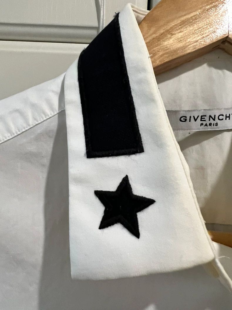 Givenchy Givenchy White Shirt with Star Collar - dmc Size US M / EU 48-50 / 2 - 5 Thumbnail