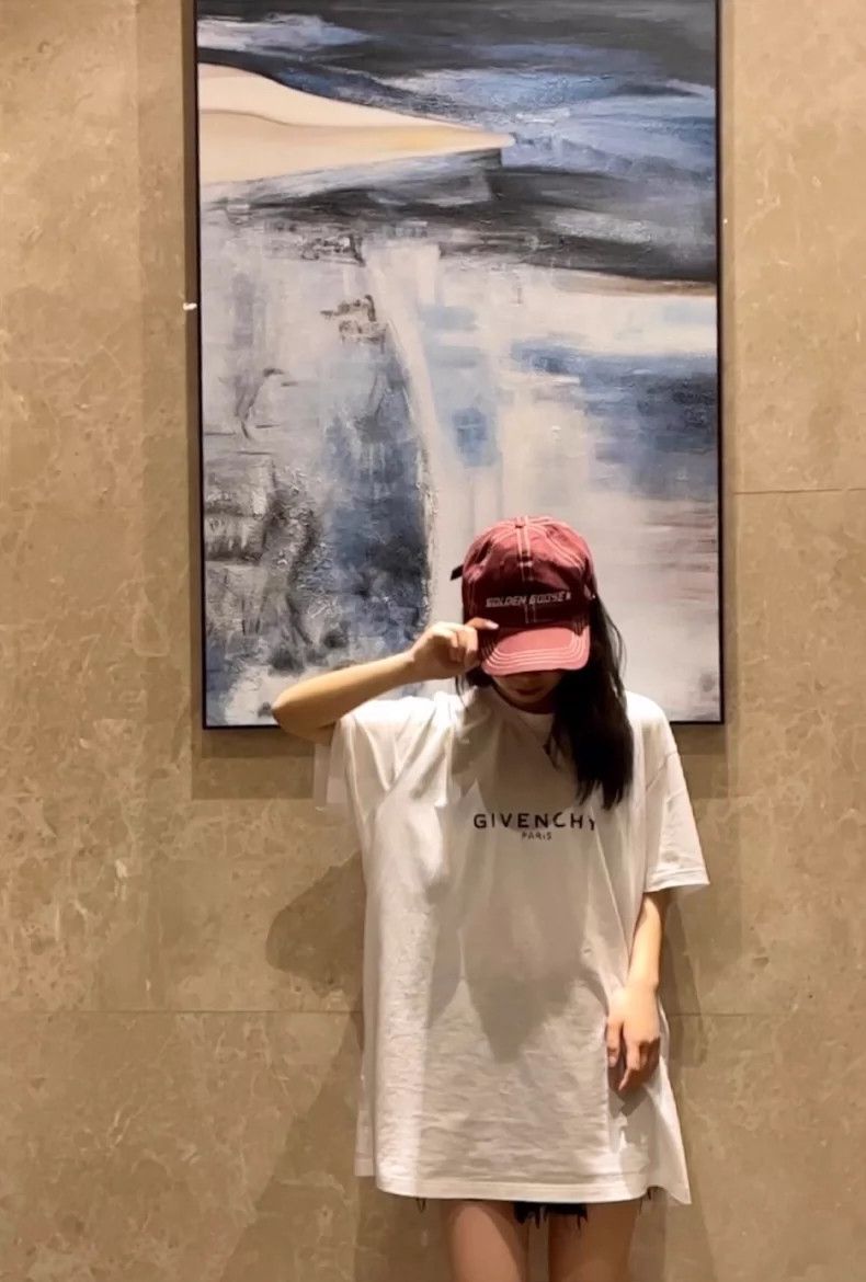 Givenchy Givenchy Distressed Logo Short Sleeve T-Shirt - dmc Size US S / EU 44-46 / 1 - 6 Thumbnail
