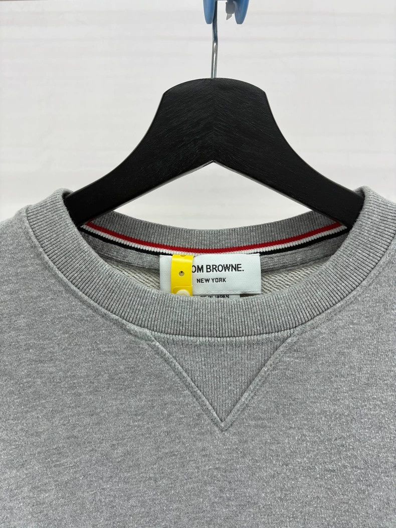 Thom Browne Thom Browne 4-Stripe Gray Sweatshirt - dmc Size US XL / EU 56 / 4 - 3 Thumbnail