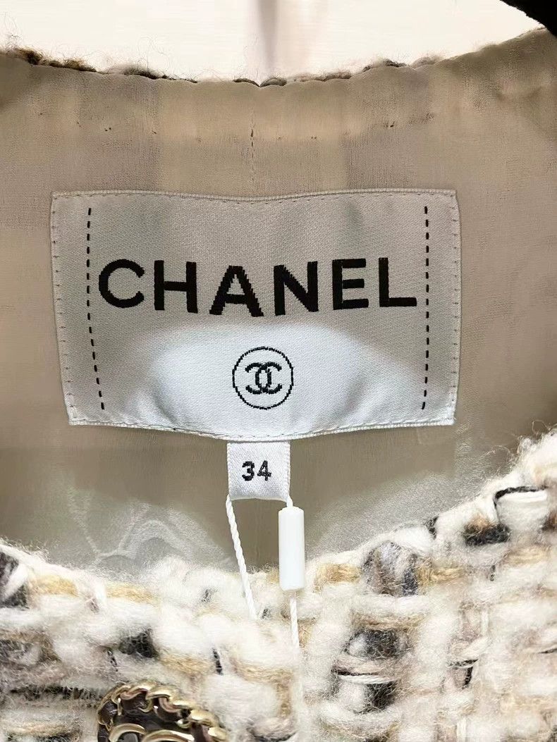 Chanel Chanel White Tweed Forest Series Jacket - dmc Size US M / EU 48-50 / 2 - 2 Thumbnail