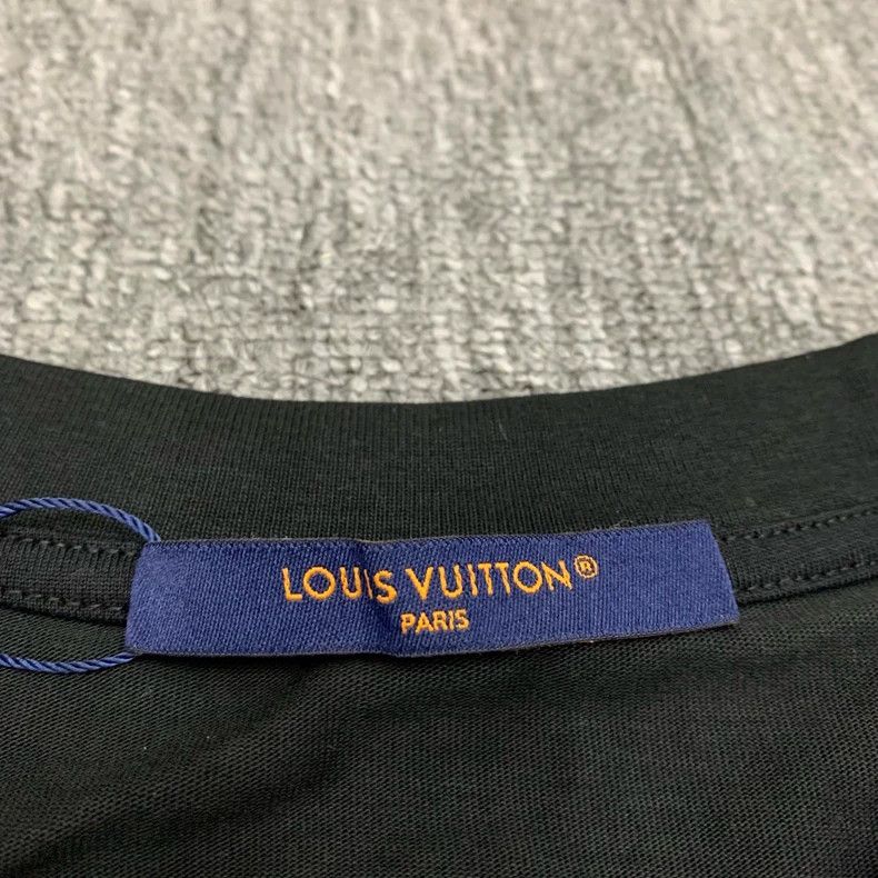 Louis Vuitton LV Black Airplane Print Short Sleeve T-shirt - dmc Size US L / EU 52-54 / 3 - 6 Thumbnail