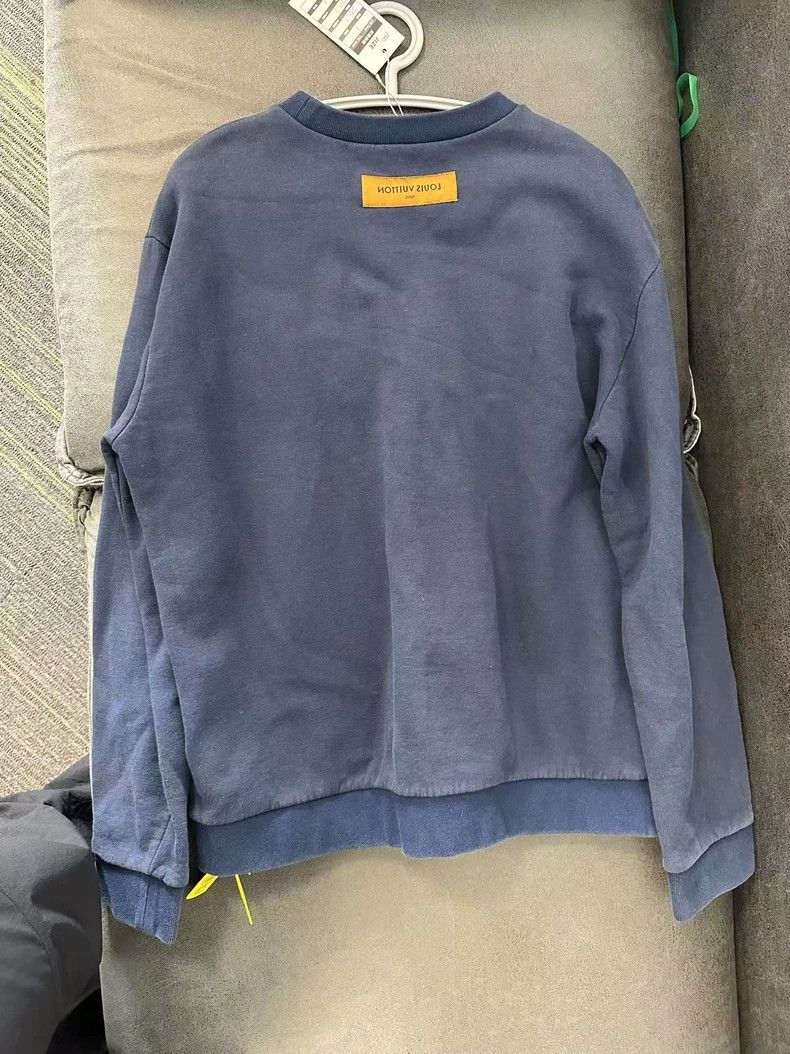 Louis Vuitton Louis Vuitton LV Logo Sweatshirt - dmc Size US XL / EU 56 / 4 - 2 Thumbnail
