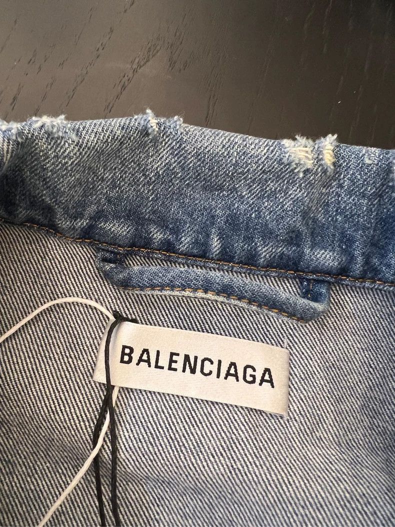 Balenciaga Balenciaga Graffiti Denim Jacket - dmc Size US M / EU 48-50 / 2 - 6 Thumbnail