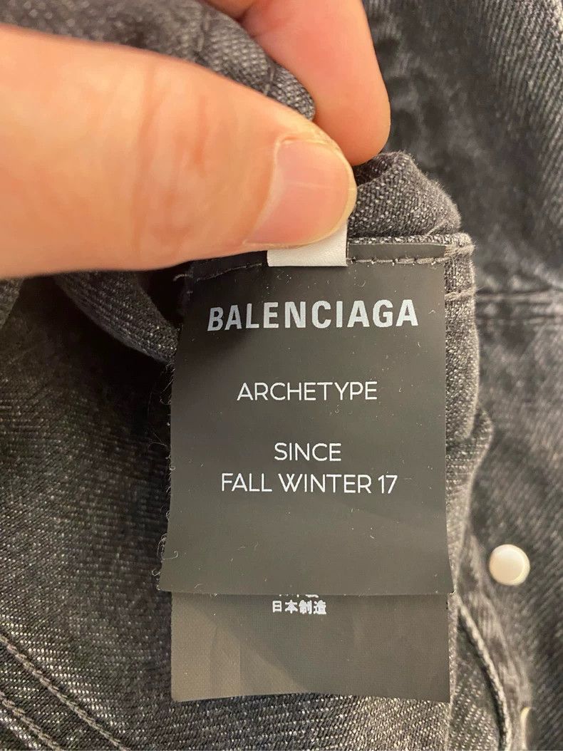 Balenciaga Balenciaga Black Denim Jacket with Big Logo - dmc Size US M / EU 48-50 / 2 - 7 Thumbnail