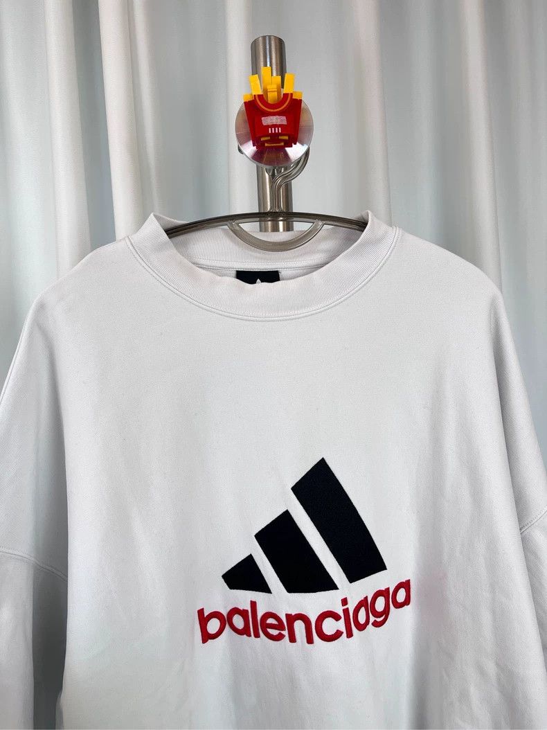 Balenciaga Balenciaga Adidas Collaborative Embroidered Logo Sweatshirt - dmc Size US M / EU 48-50 / 2 - 3 Thumbnail