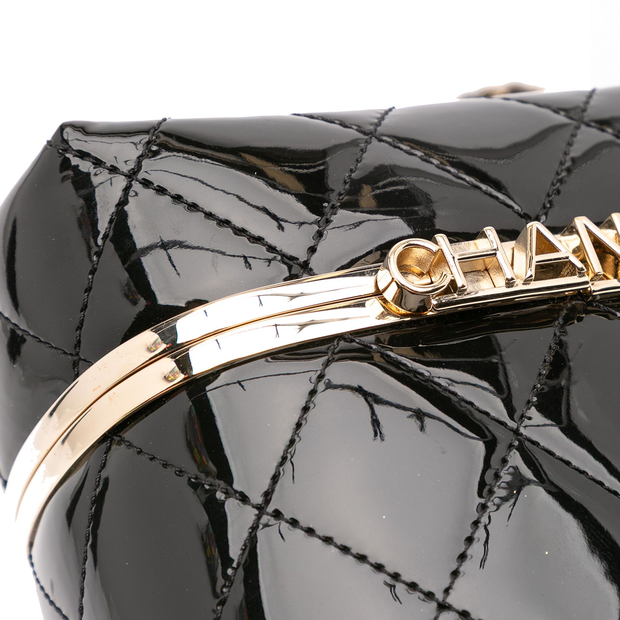 Chanel Chanel Quilted Patent Logo Chain Vanity Case Size ONE SIZE - 9 Thumbnail