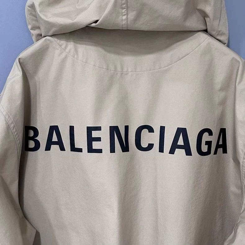 Balenciaga Balenciaga Logo Zip Beige Jacket - dmc Size US M / EU 48-50 / 2 - 6 Thumbnail