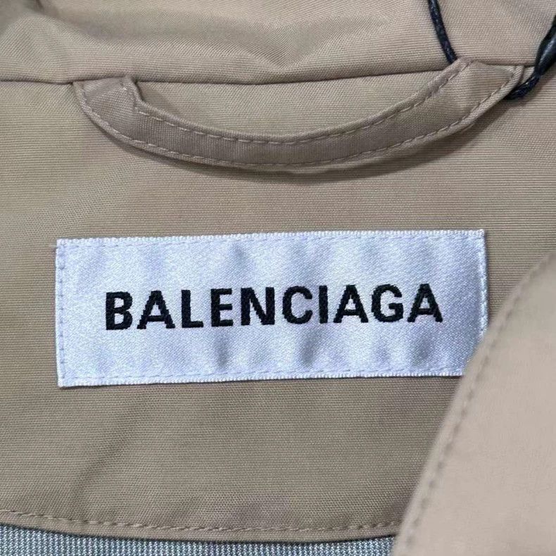 Balenciaga Balenciaga Logo Zip Beige Jacket - dmc Size US M / EU 48-50 / 2 - 5 Thumbnail