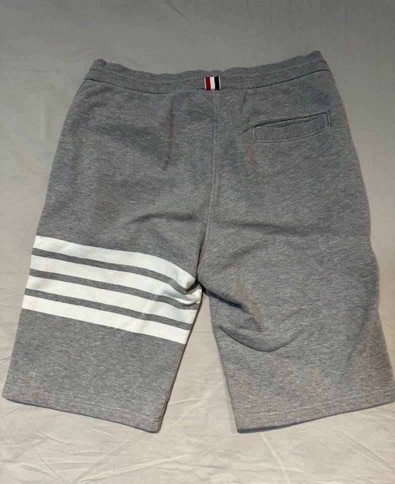 Thom Browne THOM BROWNE Classic Stripe Casual Shorts - dmc Size US 32 / EU 48 - 9 Thumbnail