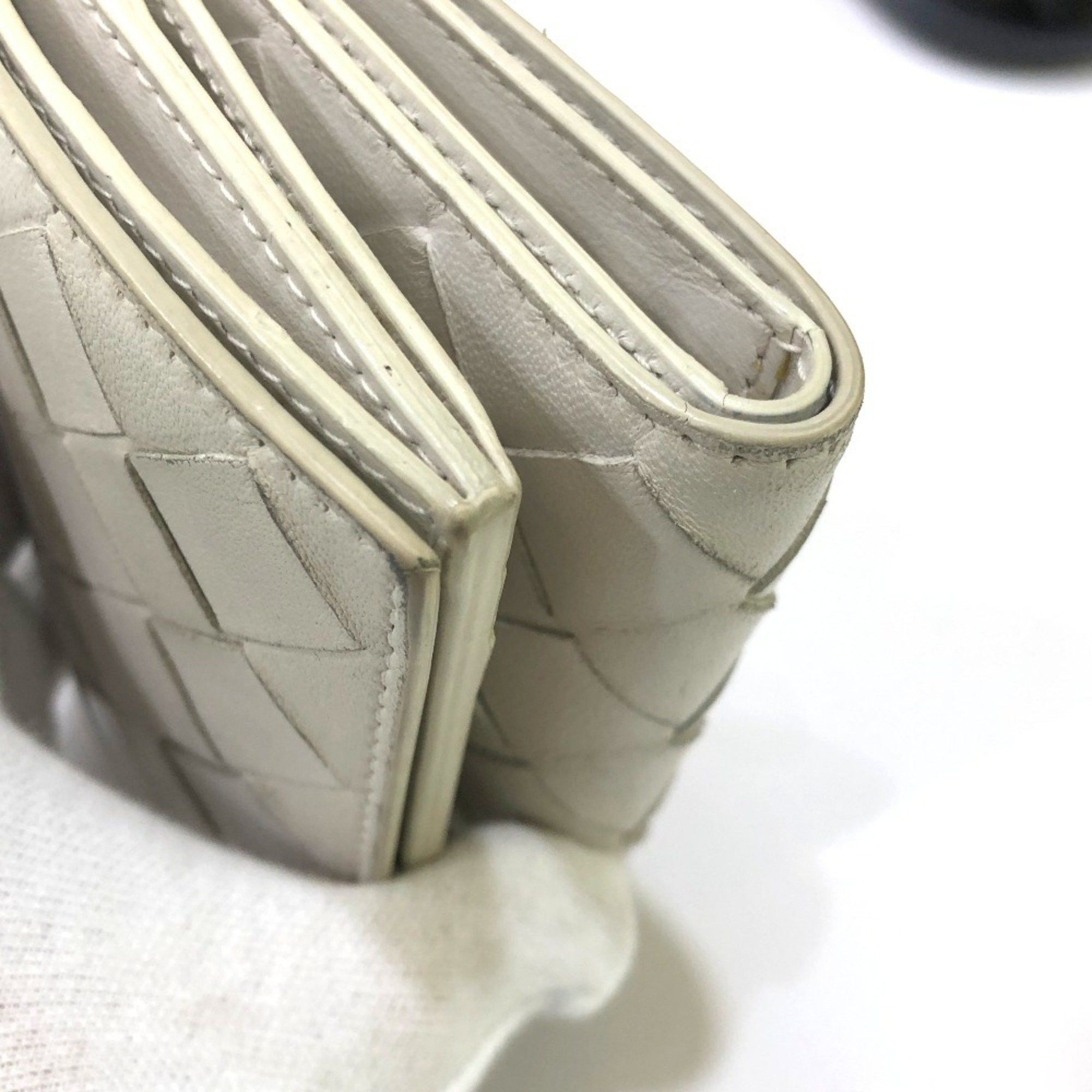 Bottega Veneta BOTTEGA VENETA Intrecciato Compact Wallet Tiny Tri-fold Leather for Women in White Size ONE SIZE - 6 Thumbnail