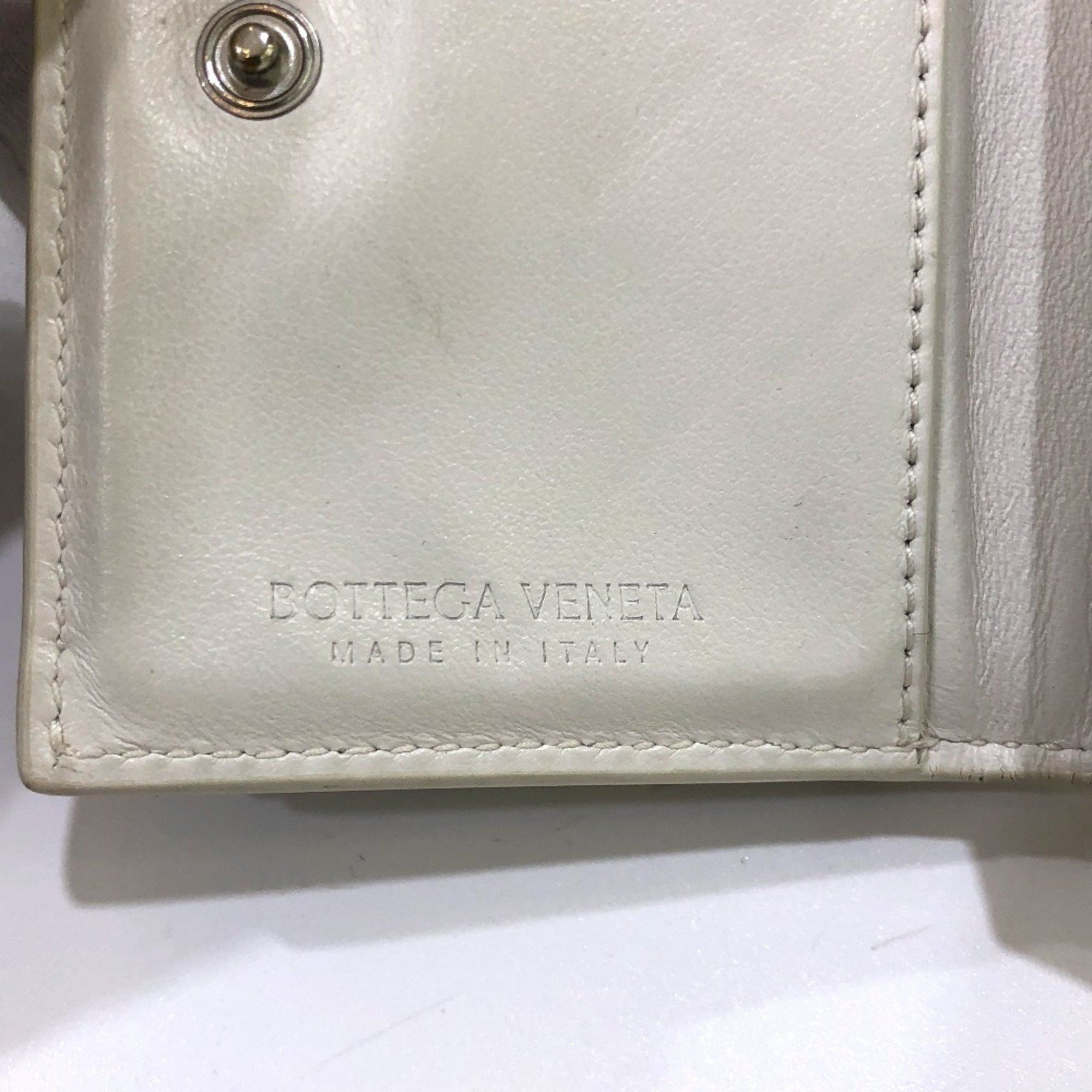 Bottega Veneta BOTTEGA VENETA Intrecciato Compact Wallet Tiny Tri-fold Leather for Women in White Size ONE SIZE - 8 Thumbnail
