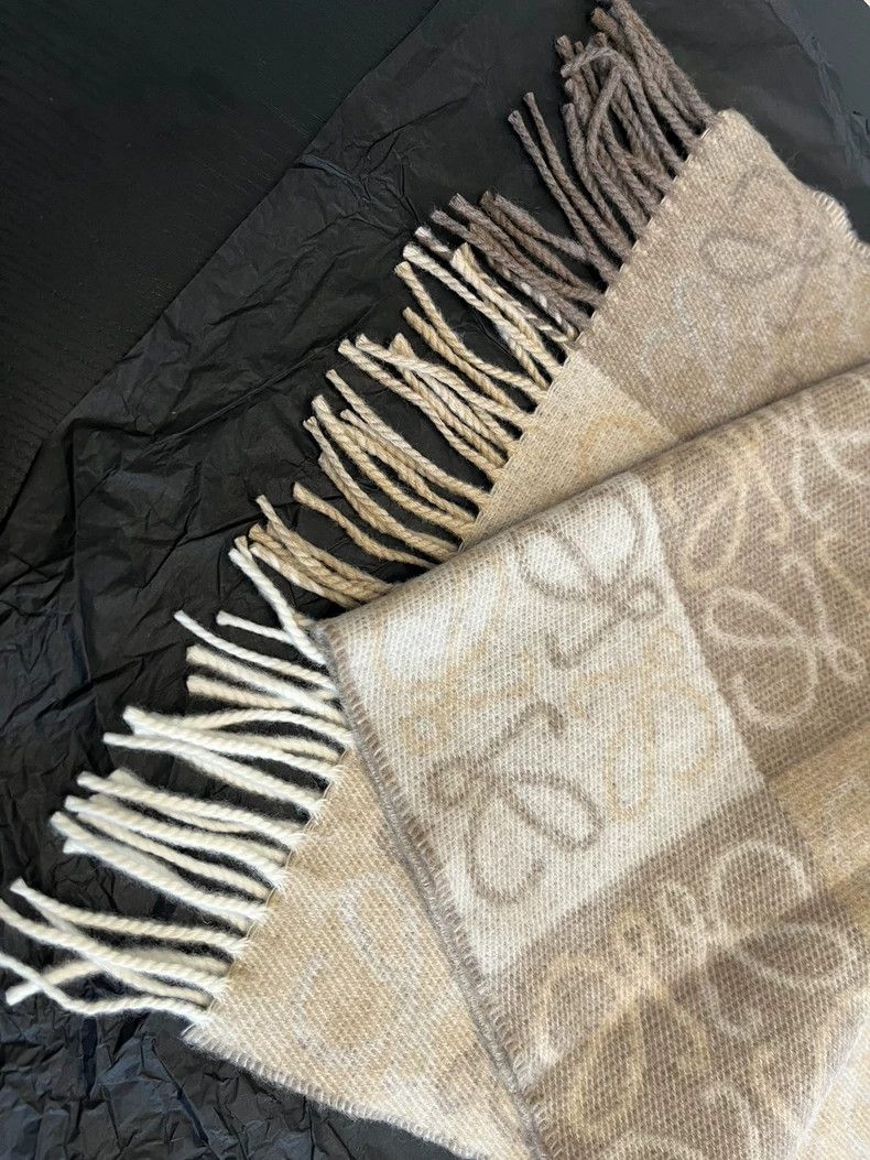 Loewe Loewe Anagram Wool Scarf White Beige - dmc Size ONE SIZE - 3 Thumbnail
