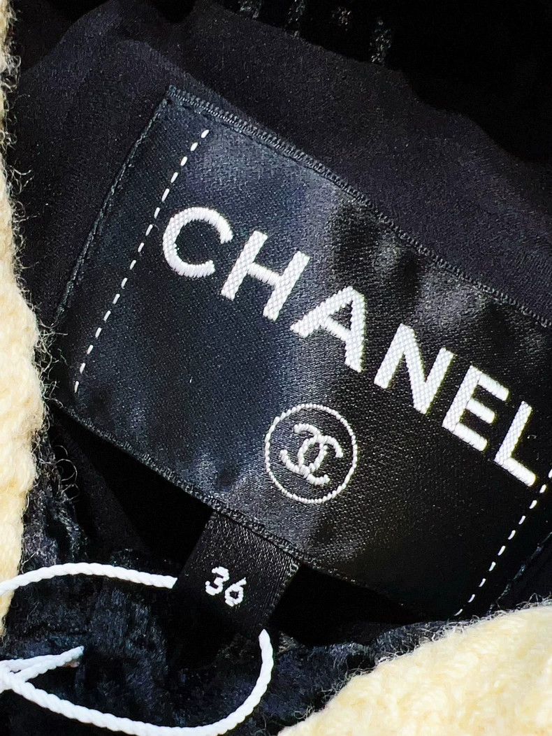 Chanel Chanel 22B Black Velvet Long Sleeve Jacket - dmc Size US S / EU 44-46 / 1 - 6 Thumbnail