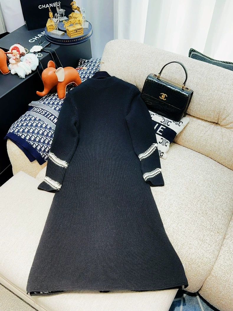 Chanel Chanel Black White Long Wool Sweater Coat - dmc Size US XS / EU 42 / 0 - 3 Thumbnail