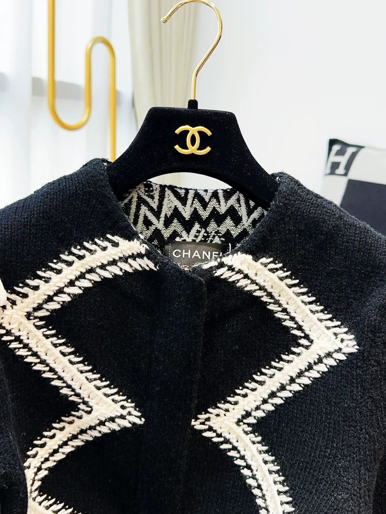 Chanel Chanel Black White Long Wool Sweater Coat - dmc Size US XS / EU 42 / 0 - 4 Thumbnail