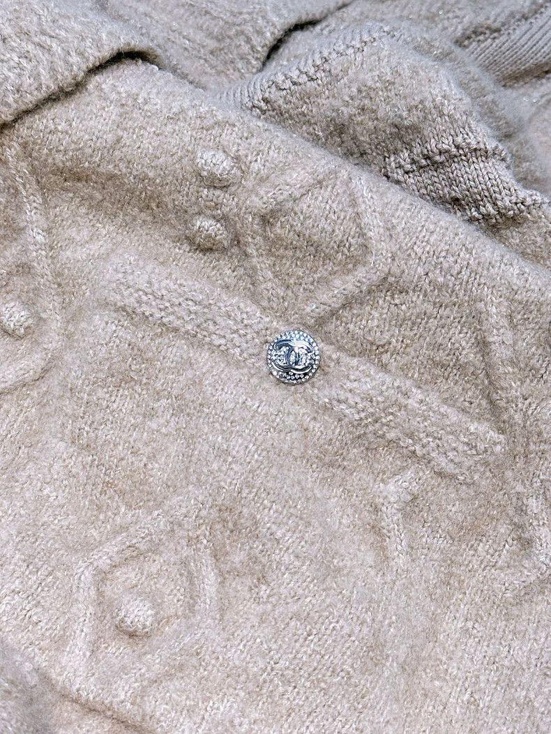 Chanel Chanel Beige Long Sleeve Knit Cardigan - dmc Size US L / EU 52-54 / 3 - 3 Thumbnail