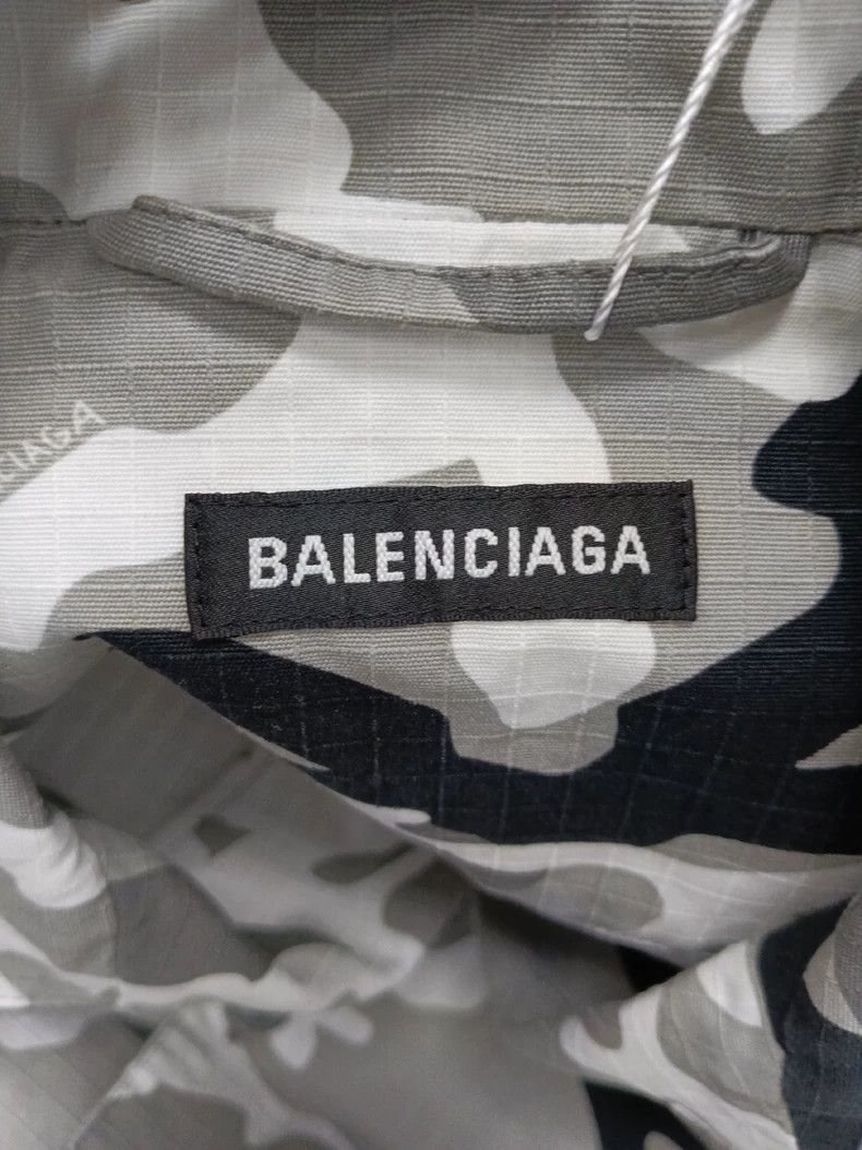 Balenciaga Balenciaga Camo Multi-Pocket Shirt - dmc Size US S / EU 44-46 / 1 - 4 Thumbnail