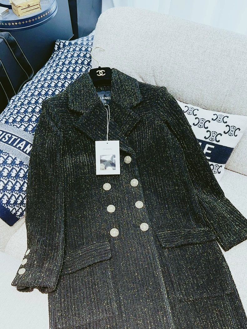 Chanel Chanel Black Gold Long Sleeve Coat - dmc Size US S / EU 44-46 / 1 - 4 Thumbnail