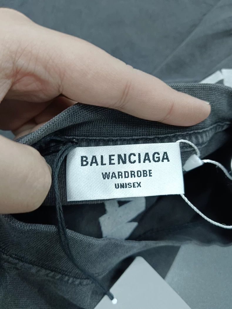 Balenciaga Balenciaga Distressed Logo Short Sleeve T-Shirt - dmc Size US XS / EU 42 / 0 - 4 Thumbnail