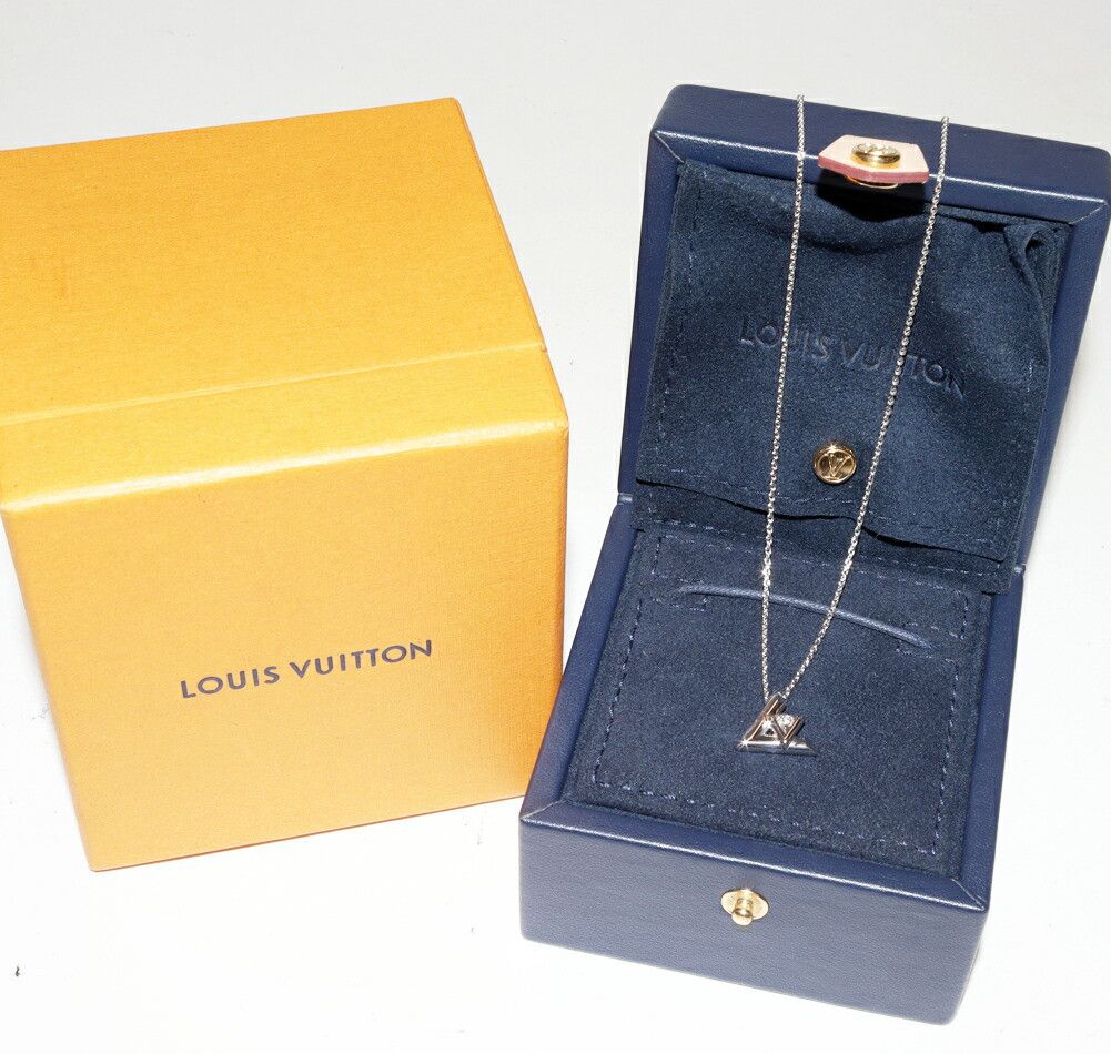 Louis Vuitton Louis Vuitton Louis Vuitton K18WG Volt One PM Pendant Necklace Q93806 Metal Necklace Q93806 Size ONE SIZE - 3 Thumbnail