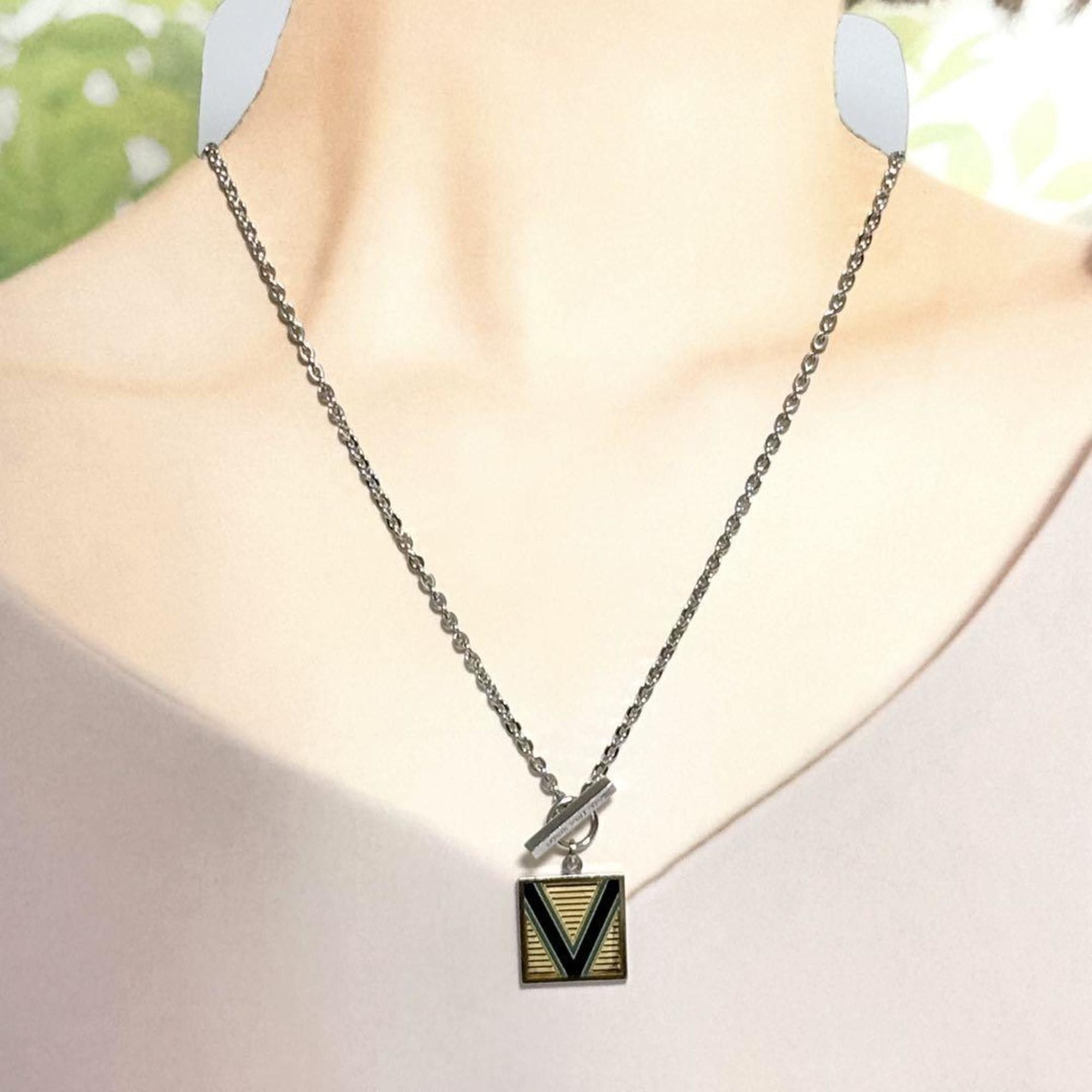 Louis Vuitton Louis Vuitton Men's Pendant Necklace V Plate Size ONE SIZE - 10 Thumbnail