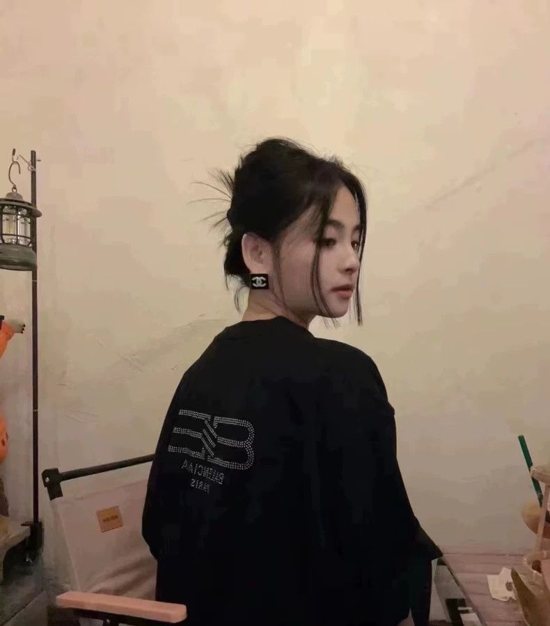 Balenciaga Balenciaga Double B Crystal Logo T-shirt - dmc Size US S / EU 44-46 / 1 - 6 Thumbnail