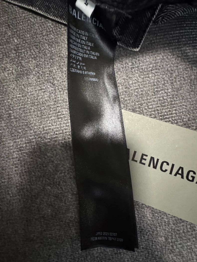 Balenciaga Balenciaga Washed Distressed Denim Jacket - dmc Size US M / EU 48-50 / 2 - 4 Thumbnail