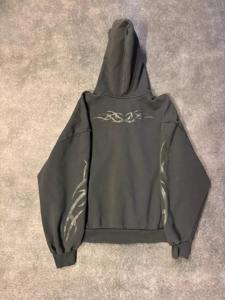 BALENCIAGA Y2K フーディー BALENCIAGA Y2K ZIP UP HOODIE Color: Washed Black Fit: Regular fit