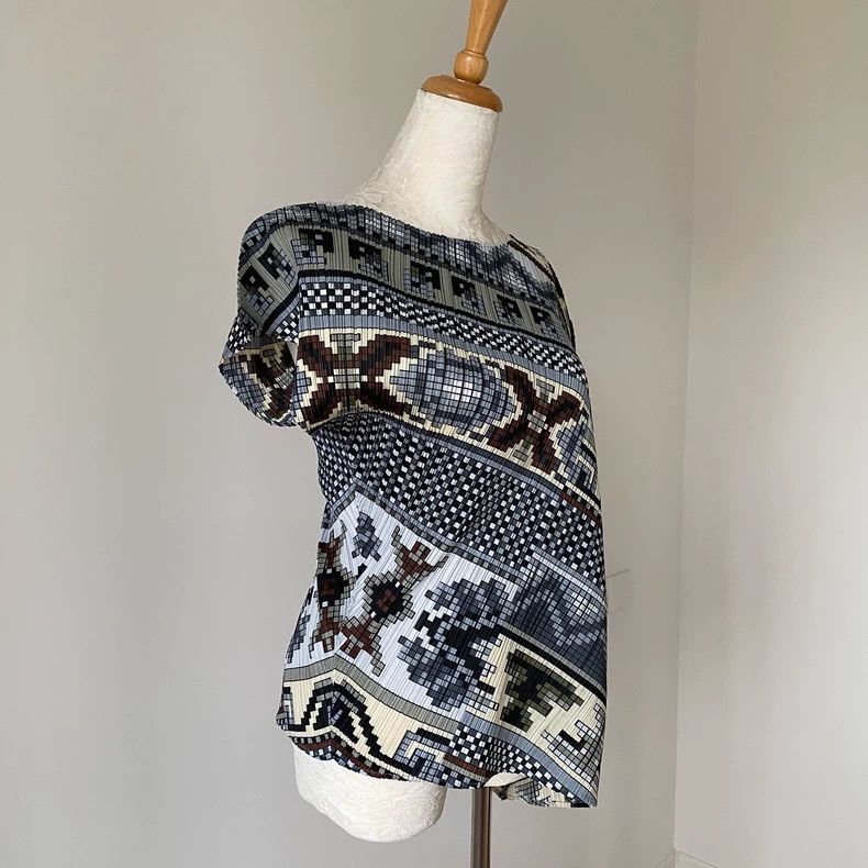 Issey Miyake Issey Miyake Pleated Ethnic Pattern Top - dmc Size US M / EU 48-50 / 2 - 2 Thumbnail