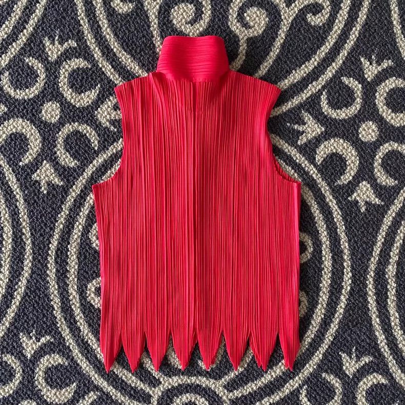 Issey Miyake Issey Miyake Red Pleated Sleeveless Top - dmc Size US M / EU 48-50 / 2 - 2 Thumbnail