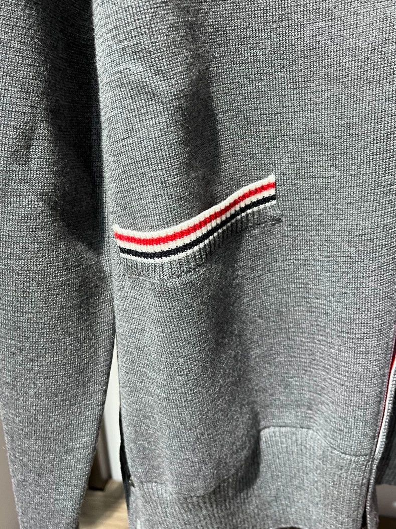 Thom Browne THOM BROWNE Unisex Gray Cardigan - dmc Size US M / EU 48-50 / 2 - 3 Thumbnail