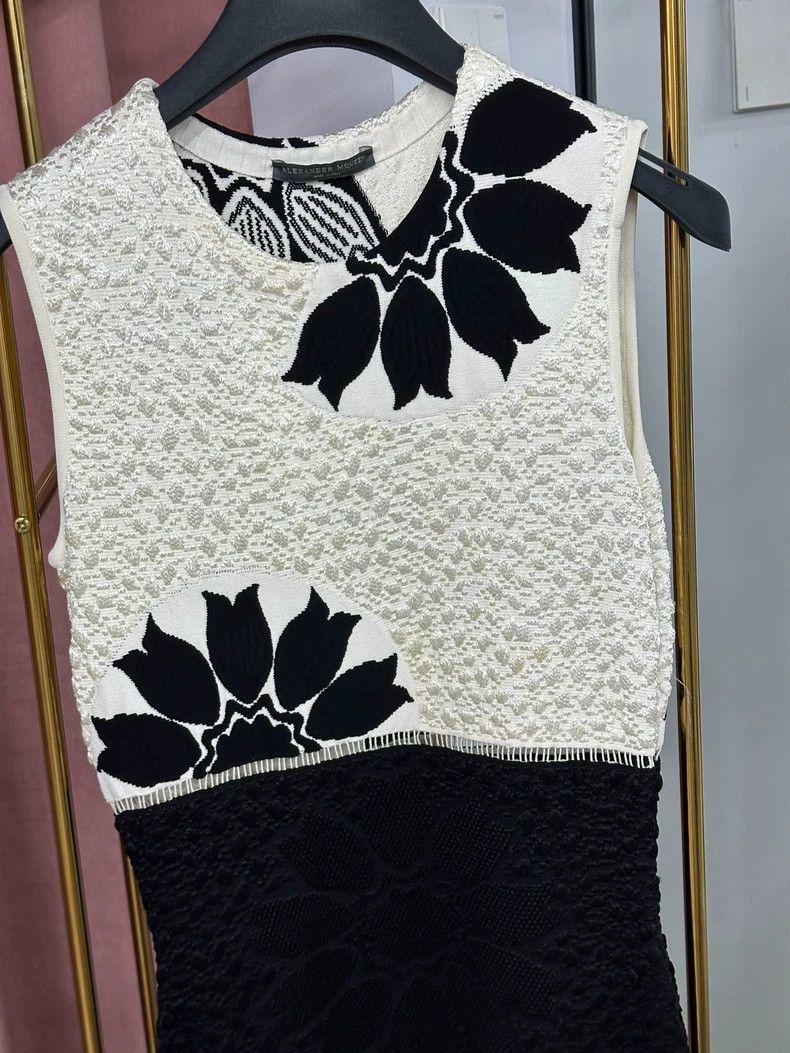 Alexander McQueen Alexander McQueen Sleeveless Knit Dress - dmc Size US S / EU 44-46 / 1 - 2 Thumbnail