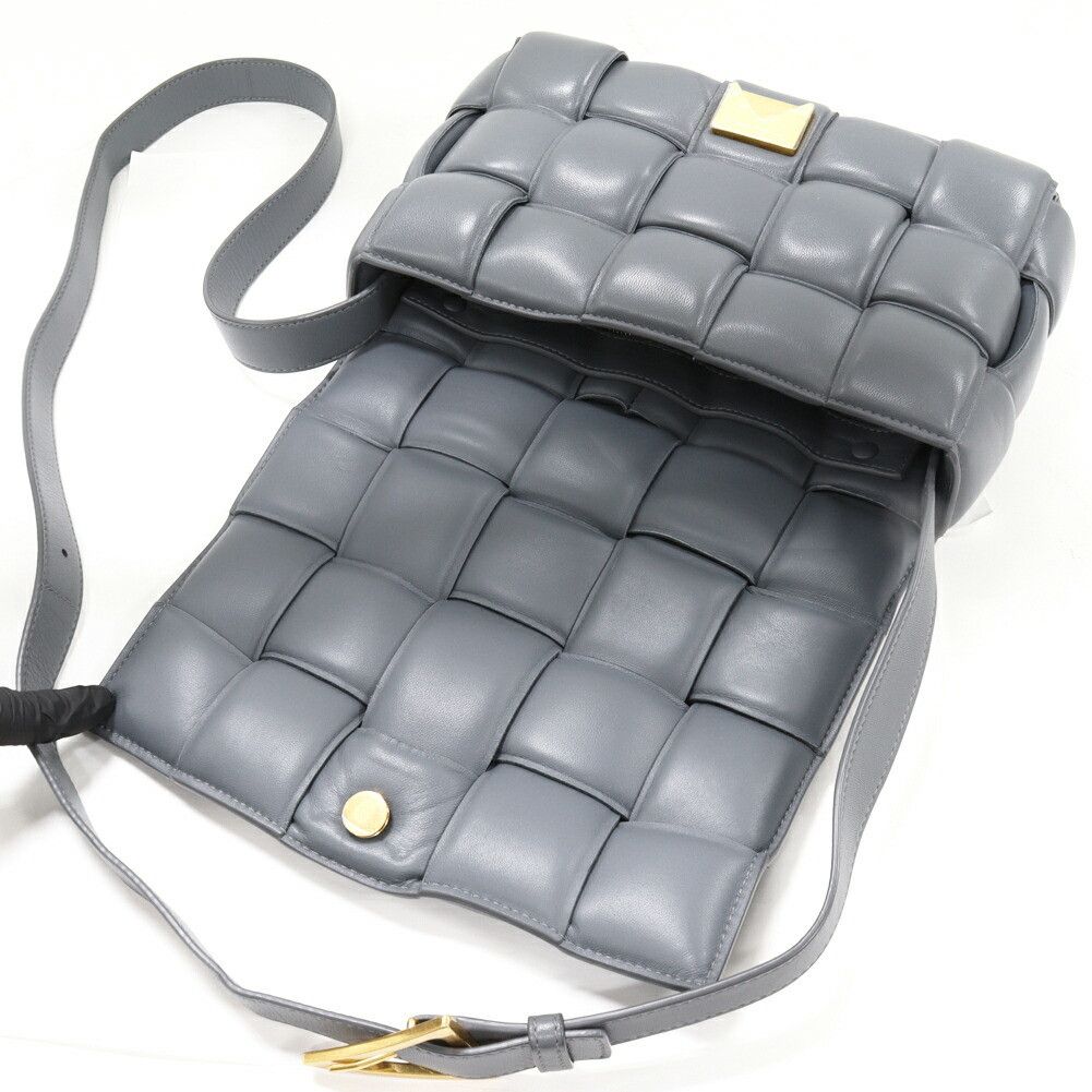 Bottega Veneta Bottega Veneta Bottega Veneta Lambskin Padded Cassette Shoulder Bag 717506 Leather Shoulder Bag 717506 DUTY FREE for USA Size ONE SIZE - 4 Thumbnail