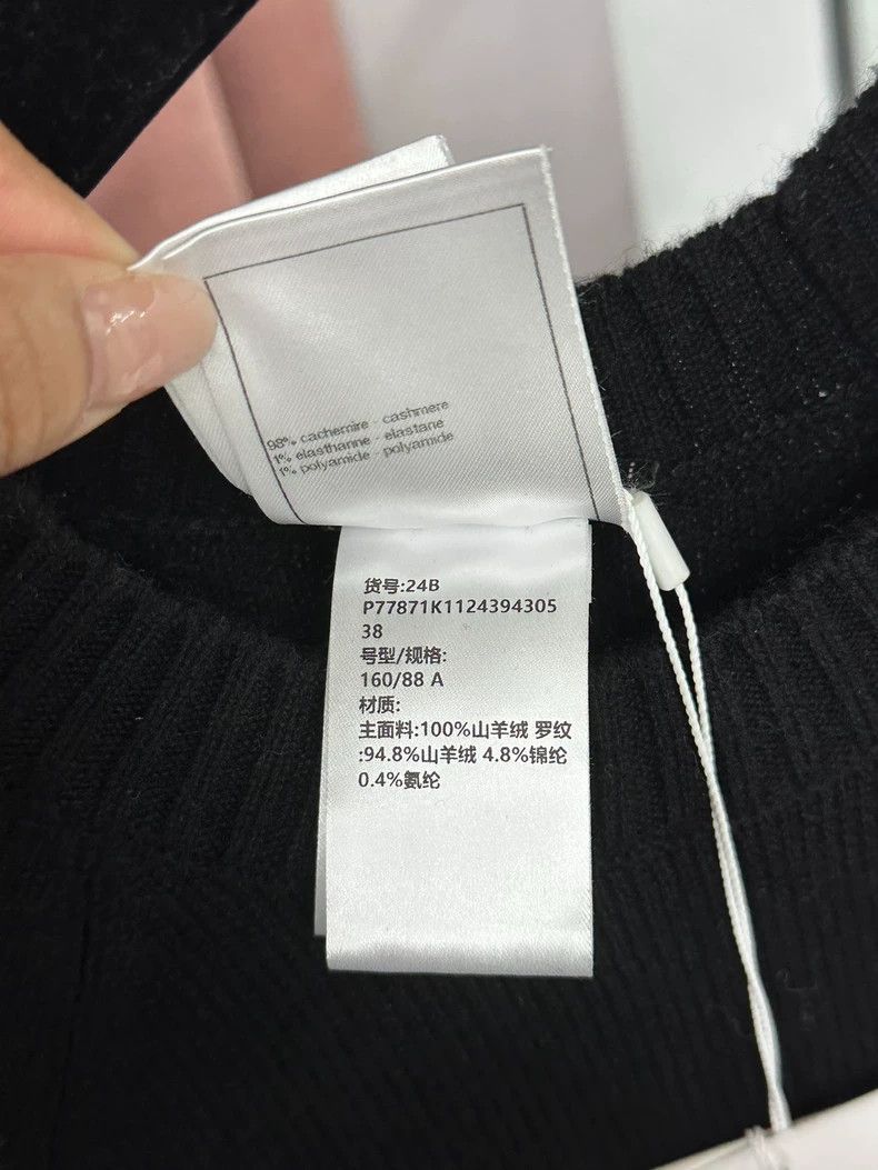 Chanel Chanel Black Wool Sweater with CC Logo - dmc Size US M / EU 48-50 / 2 - 5 Thumbnail