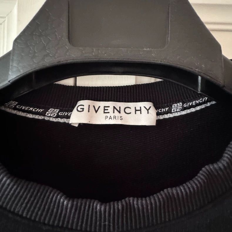 Givenchy Givenchy Black Sweatshirt with Letter Print - dmc Size US XS / EU 42 / 0 - 4 Thumbnail