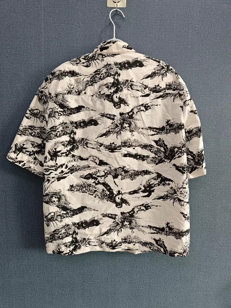 Givenchy Givenchy 21FW Gothic Short Sleeve Shirt - dmc Size US L / EU 52-54 / 3 - 2 Thumbnail