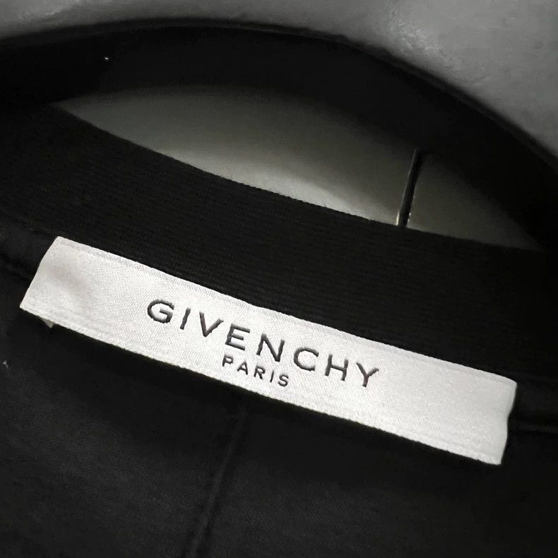 Givenchy Givenchy Black Letter Print T-shirt - dmc Size US S / EU 44-46 / 1 - 4 Thumbnail