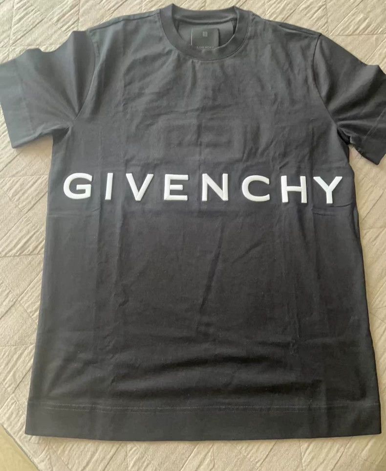 Givenchy Givenchy Men's 24SS Short Sleeve T-Shirt - dmc Size US M / EU 48-50 / 2 - 8 Thumbnail