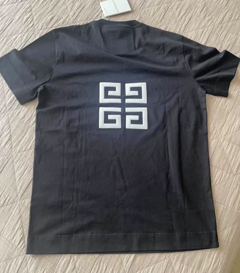 Givenchy Givenchy Men's 24SS Short Sleeve T-Shirt - dmc Size US M / EU 48-50 / 2 - 3 Thumbnail