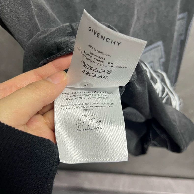 Givenchy Givenchy Gray Logo Print Short Skirt - dmc Size US 36 / EU 52 - 4 Thumbnail