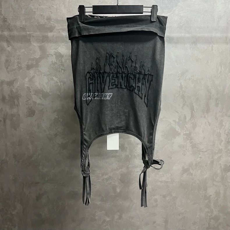 Givenchy Givenchy Gray Logo Print Short Skirt - dmc Size US 36 / EU 52 - 2 Thumbnail