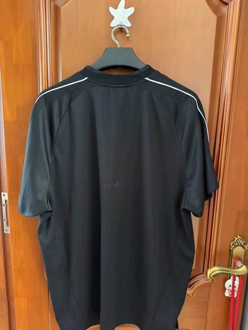 Balenciaga Balenciaga Manchester United Graphic T-shirt-yf Size US M / EU 48-50 / 2 - 2 Thumbnail