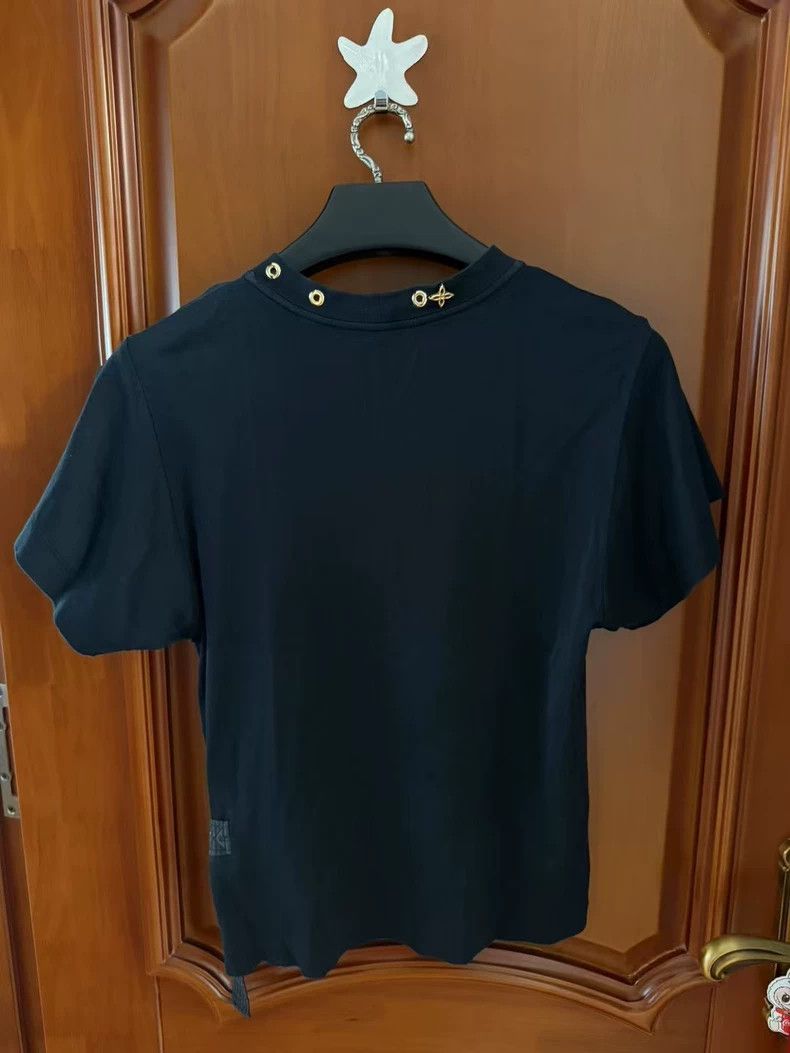 Louis Vuitton Louis Vuitton Metal Logo Short Sleeve Tee-yf Size US S / EU 44-46 / 1 - 2 Thumbnail